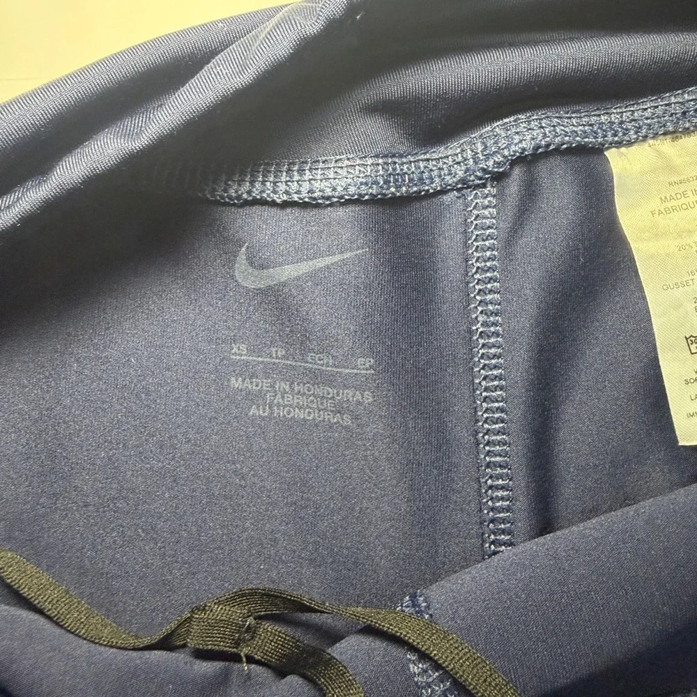 Nike Women’s Navy Blue Athletic Leggings
